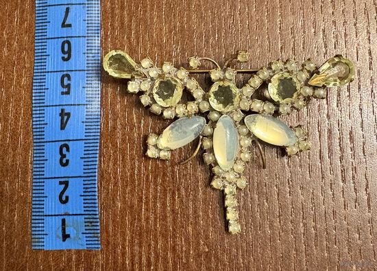 Брошка - Бабочка (1) из уранового стекла . Чехия