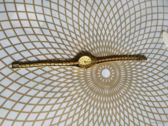 Часы наручные  с браслетом.Состояние на скане. В коллекцию,ремонт,на запчасти.