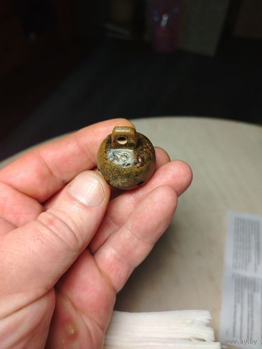 Бубенчик с клеймами целый, звенит, тяжелый