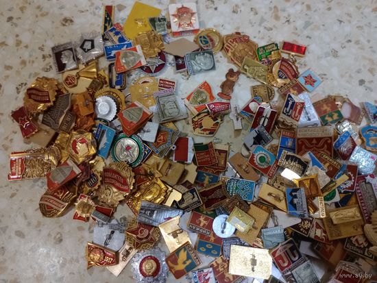 Значки СССР, около килограмма