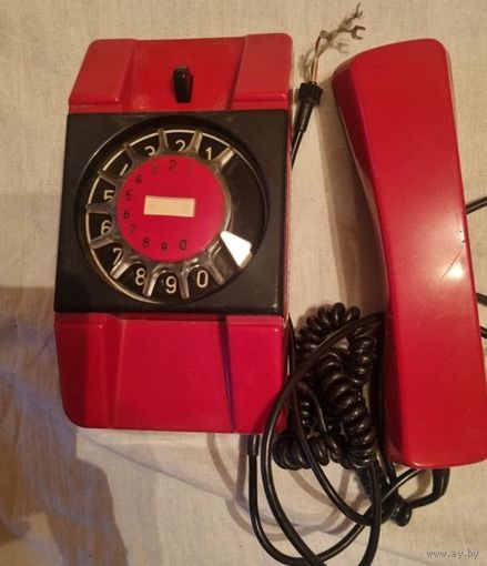 Телефонный аппарат СССР в рабочем состоянии
