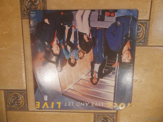 10 CC "LIVE AND LET LIVE "  1977 2LP USA MERCURY 8600 -ORIG - NM-/EX