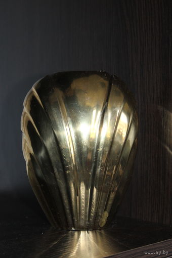 Латунная, декоративная ваза.
