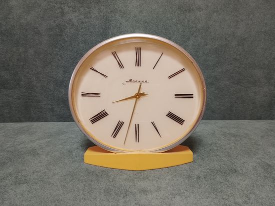 Часы настольные Молния