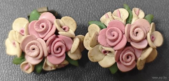 Красивые, винтажные серьги на клипсах.