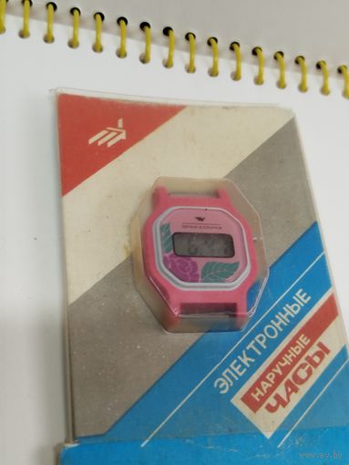 Часы "Электроника" не ношеные,старт с 1 рубля!!