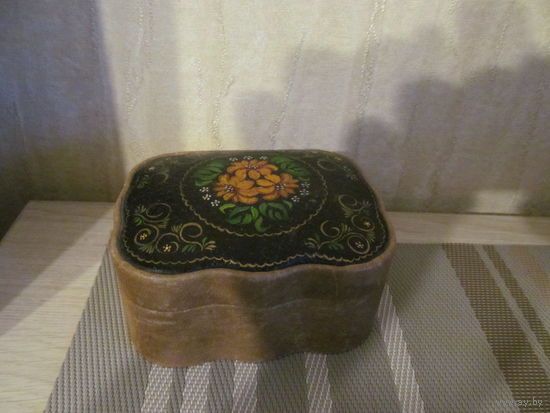 Шкатулка из натур. кожи с расписью.ссср.раритет.