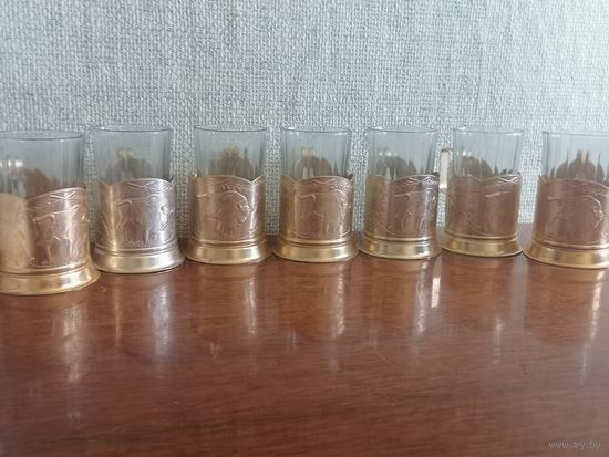 Подстаканники " Зубр "7 штук+стаканы без ободка.См.фото.
