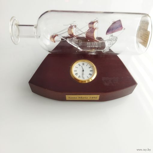 Настольный  винтажный сувенир - часы " Корабль в бутылке" Дерево. Стекло. Художественное литьё.
