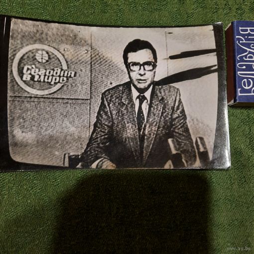 Каждый начинающий пробывал.., сфоткать телик! )