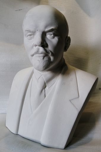 В. И. Ленин. Бюст крупный. Подписной, папье-маше, 1958г. СССР.