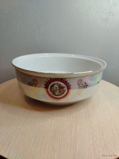 Все лоты с 1 Рубля. Шикарный Солатник ГДР. Мануфактура - " Henneberg Porzellan 1777" Не частый!!!