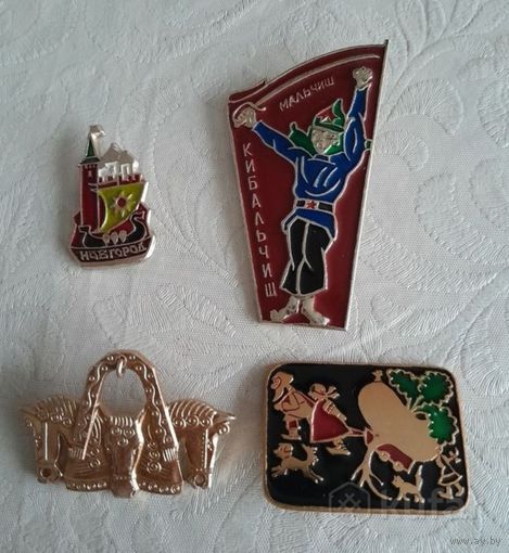 Лот значков