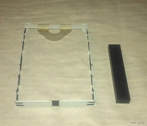Рамка 2.5" и уплотнитель для ноутбучного винчестера.
