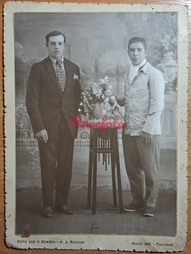 1910-е Два приятеля студийное фото типажи ретро