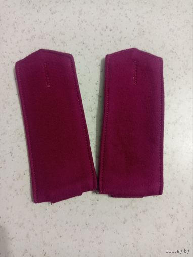 Погоны солдата пехоты, склад (малиновые)