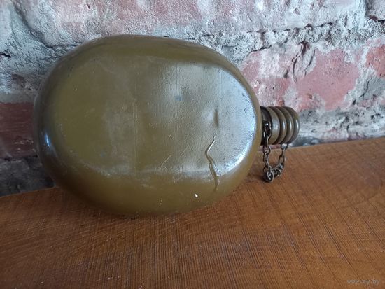 Фляга, фляжка армейская.