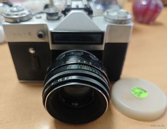 Фотоаппарат ЗенитE Гелиос 44-2. Спуск работает