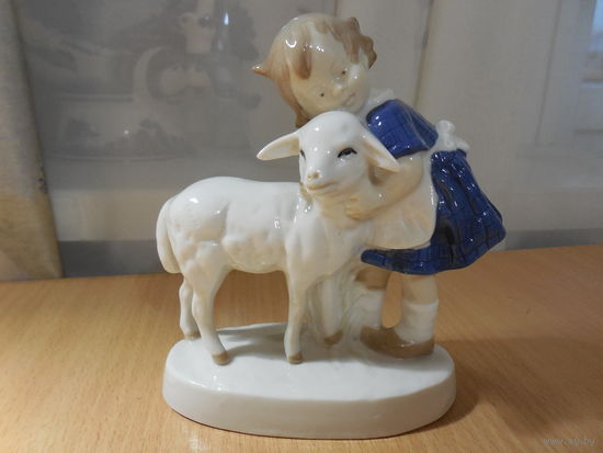 Девочка с ягнёнком. Германия.