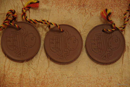 Медаль памятная   (  Клеймо Meissen )   4 см   ( цена за 1 шт )