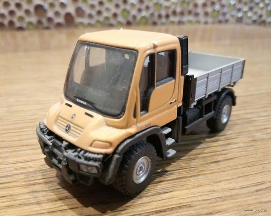 Мерседес Унимог Карарама Cararama масштаб 1/72