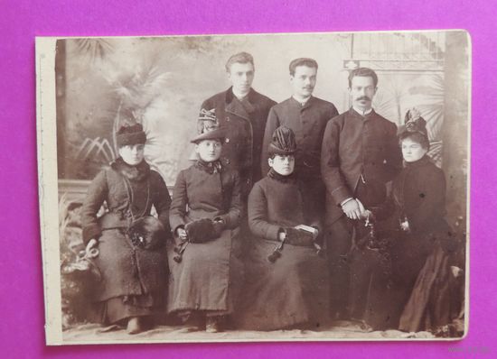 Фото кабинет-портрет "Семья аристократов", Варшава, до 1917 г.