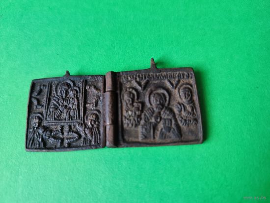 Старинная нательная  иконка