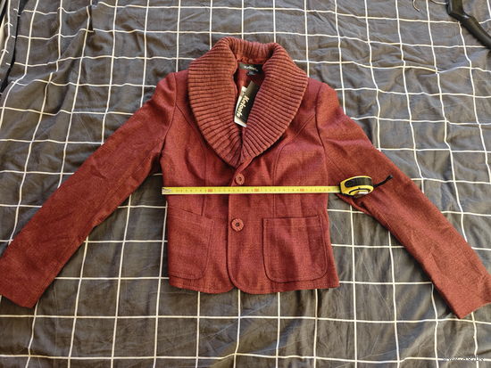 Костюм женский красный, Б/У 2 дня, ТОРГ