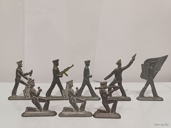 Все лоты с 1р.Офицеры и матросы цена за все