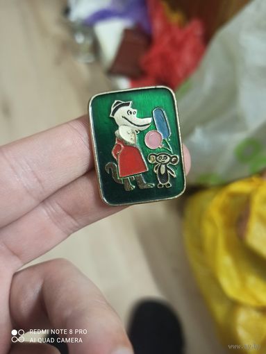 Значок чебурашка и гена