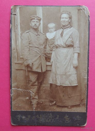 Фото кабинет-портрет ПМВ "Немецкий солдат с семьей", до 1917 г.