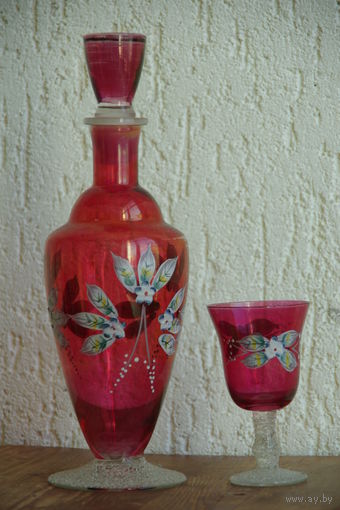 Графин + бокал  красное стекло  ( все целое )  30,5 см