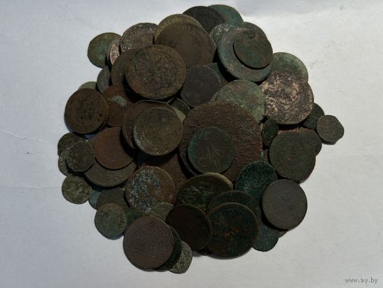100 старых медных монет