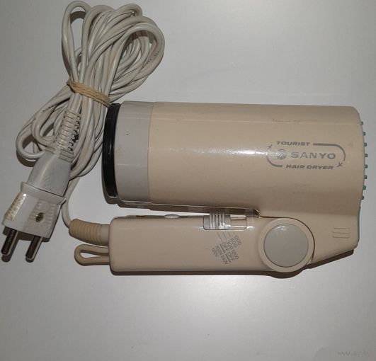 Фен дорожный SANYO. На 2 напряжения питания
