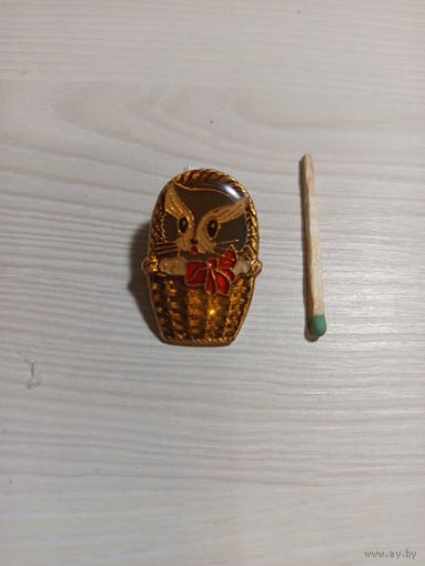 Значок котик в корзинке