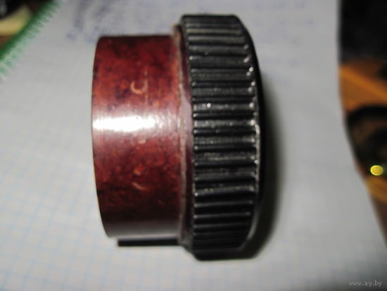 Объектив в бакелитовом корпусе. Торги!