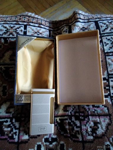 ЗАЖИГАЛКИ ПОДАРОЧНЫЕ 2 ШТ