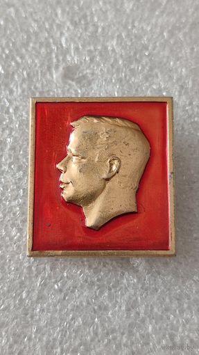 Значек знак Юрий Гагарин Космос