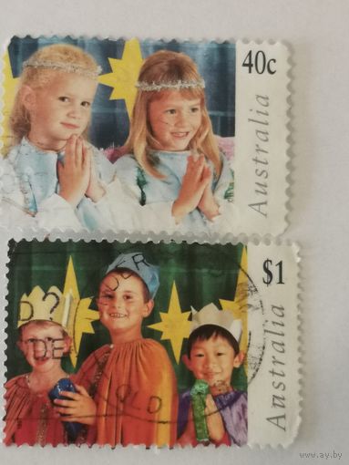 Две марки из серии "Рождество"