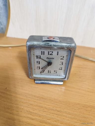 Часы. Будильник. Сигнал