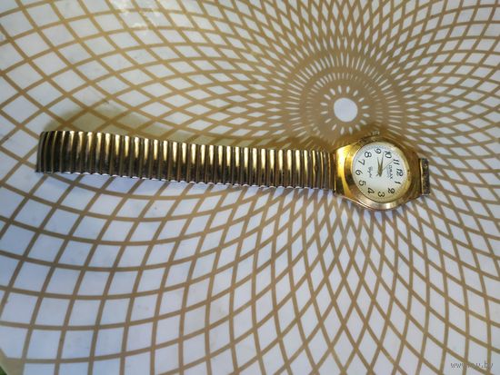 Часы наручные с браслетом OMAX . В ремонт,коллекцию,на запчасти. Состояние на скане.