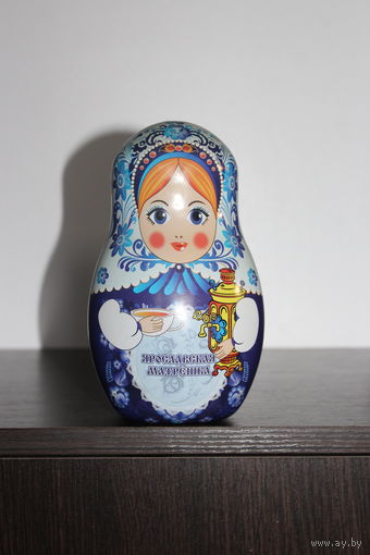 Шкатулка металлическая под чай "Ярославская матрешка".