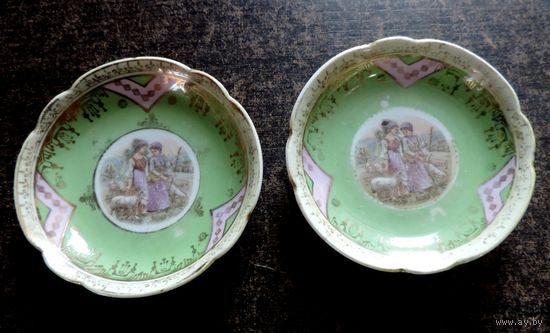 Тарелки фарфоровые 20-е годы СССР. "Дулевская фабрика Фарфортрест им. Правды". Диаметр 9.5 см.