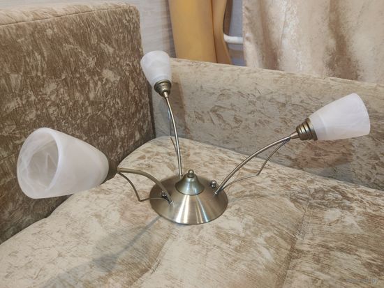 Люстра 3-рожковая с плафонами