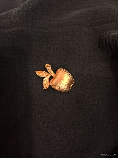 Брошь, золотое яблоко AVON