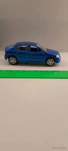 Машинка (модель) Welly Opel Astra notch-and hatchback примерно 1:43