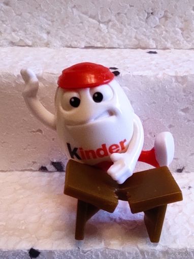 Фигурка "Киндер".