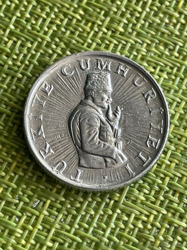 Турция 10 лир 1982 года ( тираж 2 года 1982 - 1983)