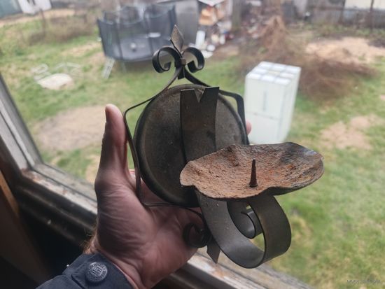 Старый подсвечник.