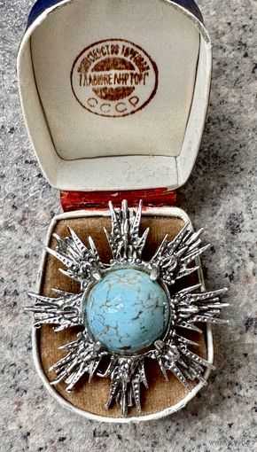 Брошь. Брошь-кулон